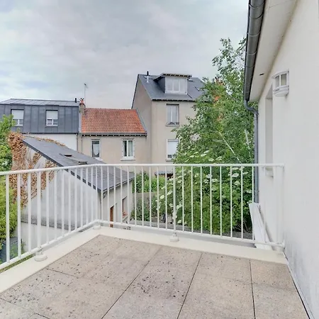 Petit Louis- Maison De Charme Avec Jardin, Garage Apartment