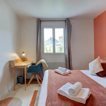 Petit Louis- Maison De Charme Avec Jardin, Garage Apartment