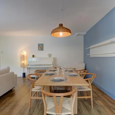 Petit Louis- Maison De Charme Avec Jardin, Garage